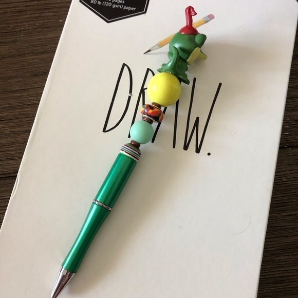 Disney Doorables: Fantasia: Ben Ali Gator handmade beaded pen - Picture 3 of 3